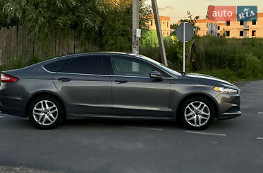 Седан Ford Fusion 2013 в 