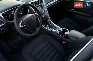 Седан Ford Fusion 2013 в 