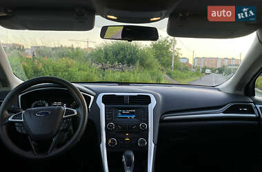 Седан Ford Fusion 2013 в 
