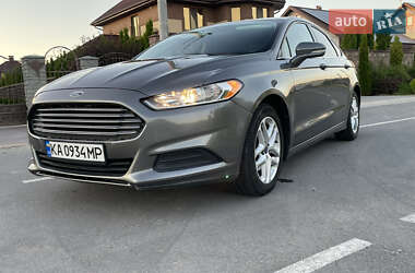 Седан Ford Fusion 2013 в 