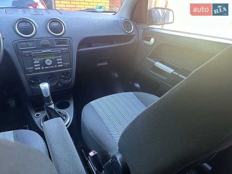 Хетчбек Ford Fusion 2006 в Коростені