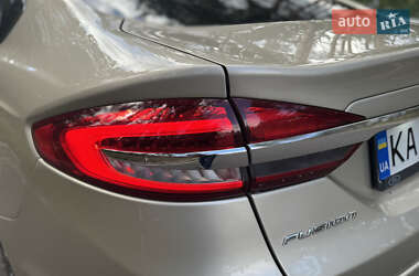 Седан Ford Fusion 2017 в 