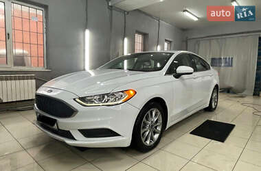Седан Ford Fusion 2017 в 