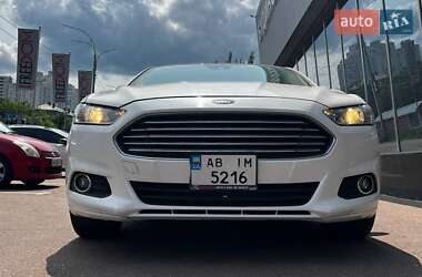 Седан Ford Fusion 2016 в 