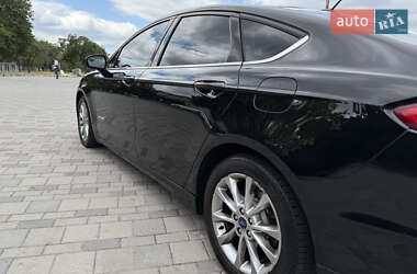 Седан Ford Fusion 2017 в 