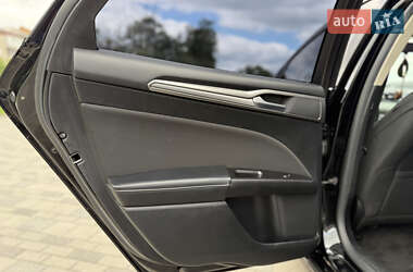 Седан Ford Fusion 2017 в 
