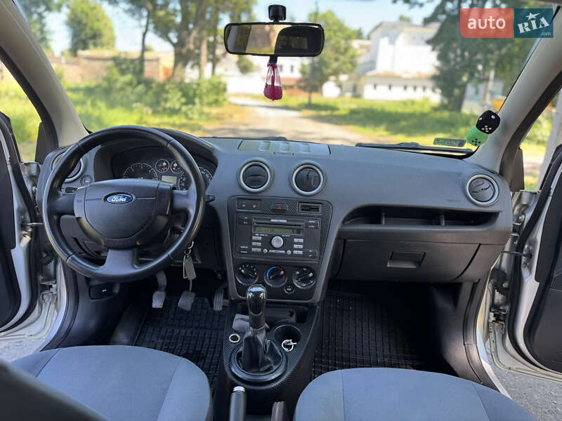 Хэтчбек Ford Fusion 2008 в Звягеле