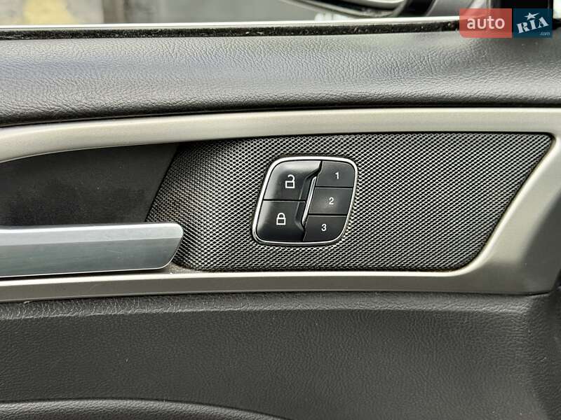 Седан Ford Fusion 2014 в Харкові