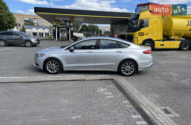 Седан Ford Fusion 2017 в 