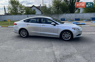 Седан Ford Fusion 2017 в 