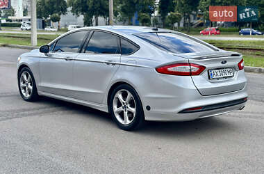 Седан Ford Fusion 2013 в 