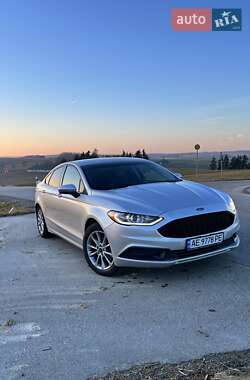Седан Ford Fusion 2016 в 