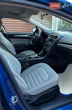 Седан Ford Fusion 2018 в 
