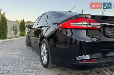Седан Ford Fusion 2016 в 