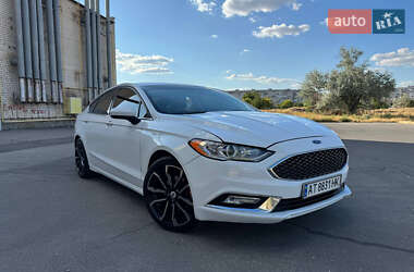 Седан Ford Fusion 2017 в 
