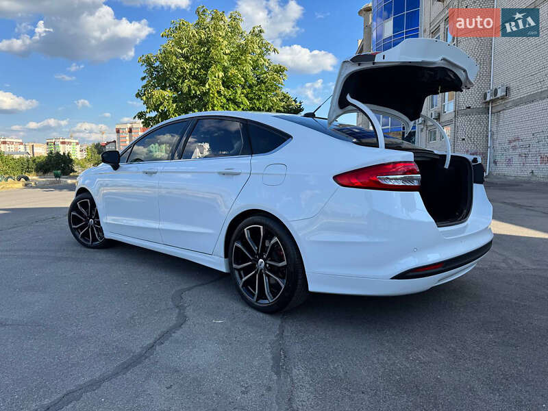 Седан Ford Fusion 2017 в Херсоне