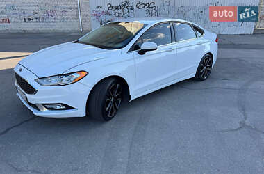 Седан Ford Fusion 2017 в 