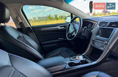 Седан Ford Fusion 2017 в 