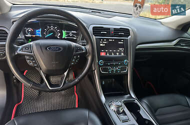 Седан Ford Fusion 2017 в 