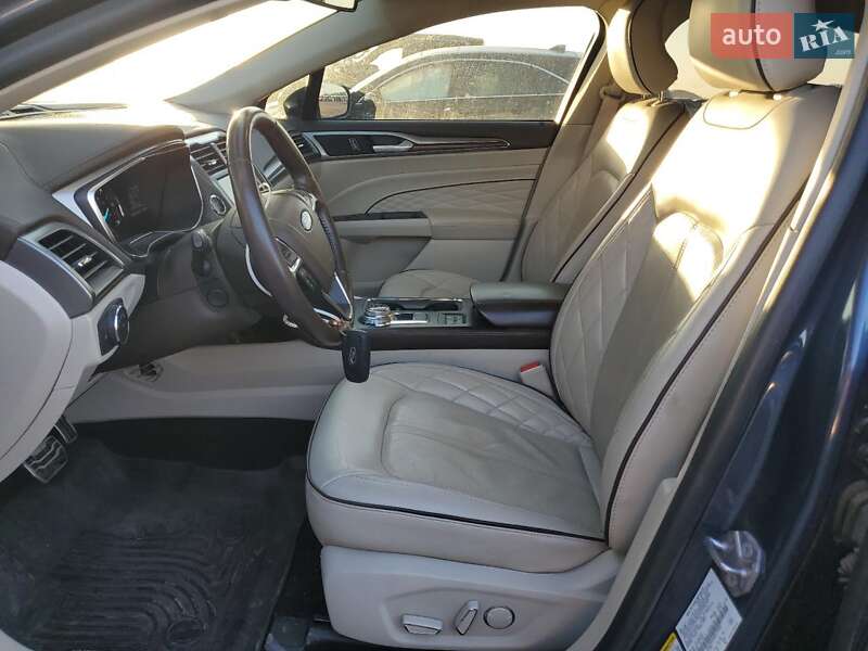 Седан Ford Fusion 2018 в Львове