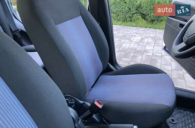 Хэтчбек Ford Fusion 2010 в 