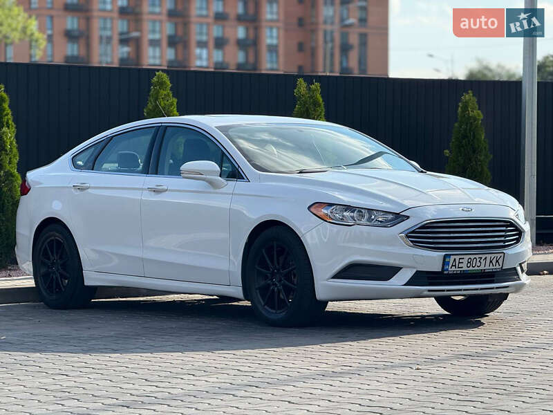 Седан Ford Fusion 2016 в Дніпрі