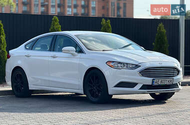Седан Ford Fusion 2016 в 