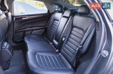 Седан Ford Fusion 2016 в 