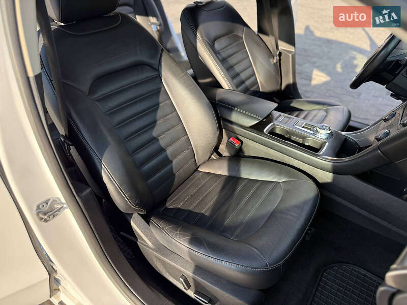 Седан Ford Fusion 2016 в Дніпрі