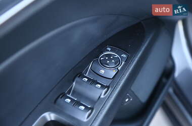 Седан Ford Fusion 2016 в 