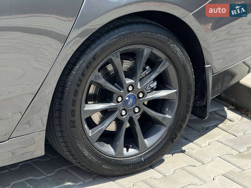 Седан Ford Fusion 2016 в Днепре