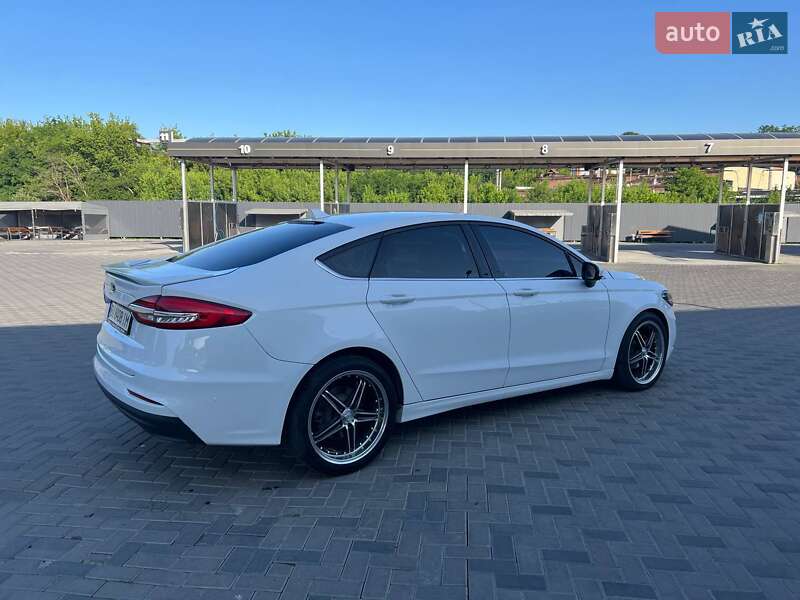 Седан Ford Fusion 2019 в Полтаві