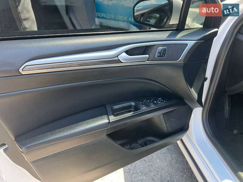 Седан Ford Fusion 2019 в Полтаві