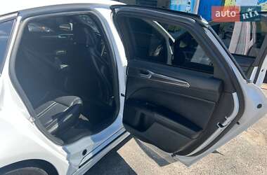 Седан Ford Fusion 2019 в 