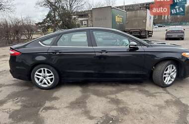 Седан Ford Fusion 2016 в 