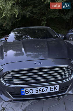 Седан Ford Fusion 2013 в 