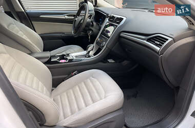 Седан Ford Fusion 2014 в 