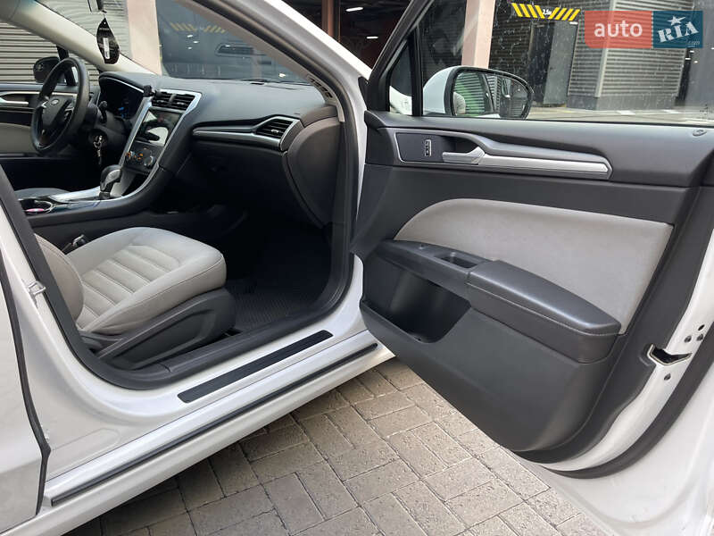 Седан Ford Fusion 2014 в Киеве фото 15 Седан Ford Fusion 2014 в Киеве