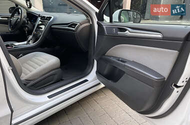 Седан Ford Fusion 2014 в 