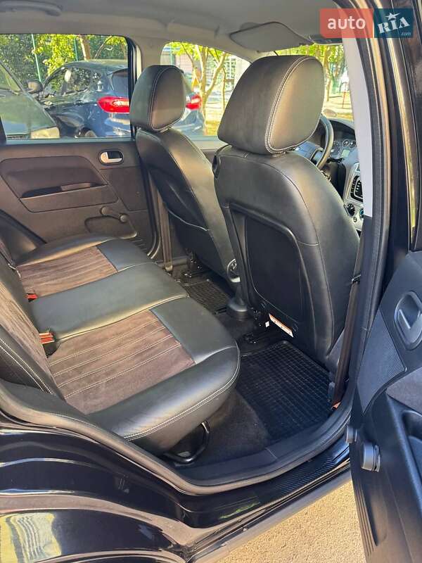 Хэтчбек Ford Fusion 2009 в Виннице