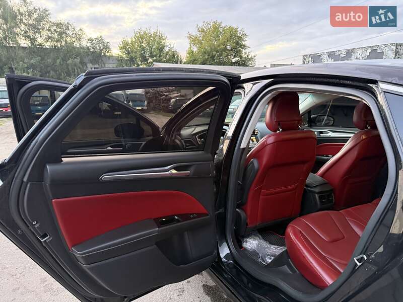 Седан Ford Fusion 2014 в Лохвиці