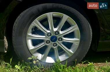 Седан Ford Fusion 2014 в 
