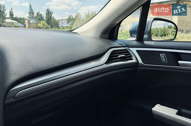 Седан Ford Fusion 2017 в 