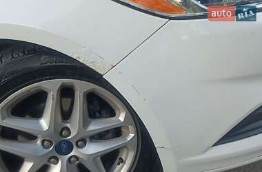 Седан Ford Fusion 2015 в 