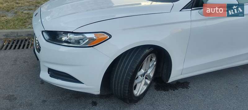 Седан Ford Fusion 2015 в Чернігові