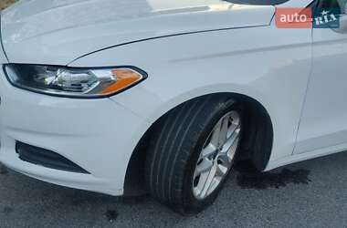 Седан Ford Fusion 2015 в 