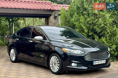 Седан Ford Fusion 2015 в 