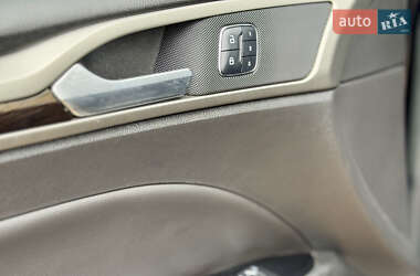 Седан Ford Fusion 2015 в 