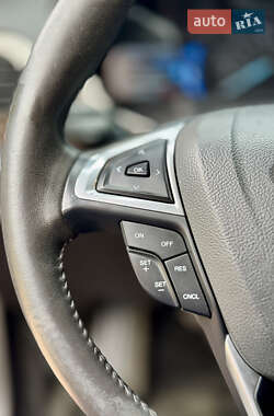 Седан Ford Fusion 2015 в 