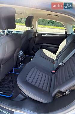Седан Ford Fusion 2019 в 